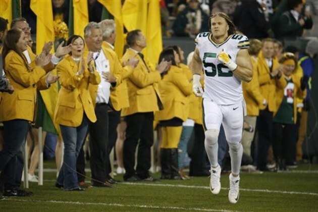 Green Bay Packers linebacker Clay Matthews (52) is introduced before an NFL football game against the Chicago Bears, Thursday, Oct. 20, 2016, in Green Bay, Wis. (AP Photo/Mike Roemer)