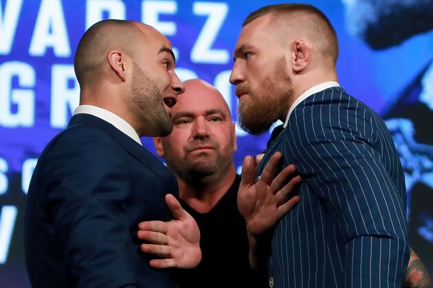 NEW YORK, NY - SEPTEMBER 27:  Conor McGregor and Eddie Alvarez face-off as UFC president Dana White breaks them up at the UFC 205 press conference at The Theater at Madison Square Garden on September 27, 2016 in New York City.  (Photo by Michael Reaves/Getty Images)