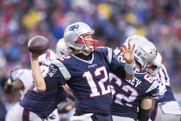 ORCHARD PARK, NY - OCTOBER 30:  Tom Brady #12 of the New England Patriots passes the ball during the second half against the Buffalo Bills on October 30, 2016 at New Era Field in Orchard Park, New York. New England defeats Buffalo 41-25.  (Photo by Brett Carlsen/Getty Images)
