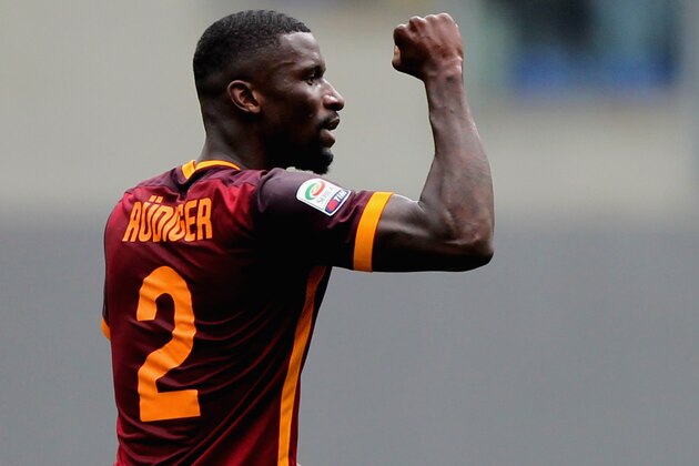 ROME, ITALY - MAY 08:  Antonio Rudiger of AS Roma celebrates after scoring the team's second goal during the Serie A match between AS Roma and AC Chievo Verona at Stadio Olimpico on May 8, 2016 in Rome, Italy.  (Photo by Paolo Bruno/Getty Images)