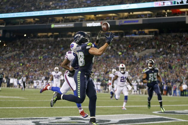 SEATTLE, WA - NOVEMBER 07:  Tight end Jimmy Graham #88 of the Seattle Seahawks makes a touchdown reception against safety Robert Blanton #26 of  the Buffalo Bills at CenturyLink Field on November 7, 2016 in Seattle, Washington.  (Photo by Otto Greule Jr/Getty Images)