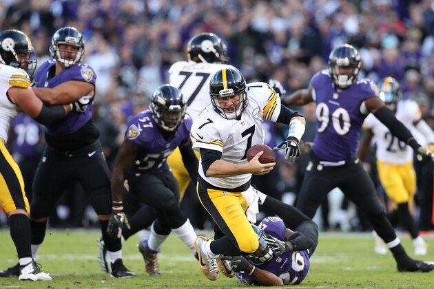 BALTIMORE, MD - NOVEMBER 6: Quarterback Ben Roethlisberger #7 of the Pittsburgh Steelers is sacked by cornerback Jerraud Powers in the fourth quarter at M&T Bank Stadium on November 6, 2016 in Baltimore, Maryland. (Photo by Rob Carr/Getty Images)
