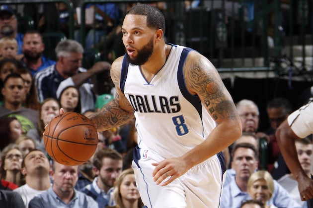 DALLAS, TX - NOVEMBER 4:  Deron Williams #8 of the Dallas Mavericks handles the ball during a game against the Portland Trail Blazers on November 4, 2016 at the American Airlines Center in Dallas, Texas. NOTE TO USER: User expressly acknowledges and agrees that, by downloading and or using this photograph, User is consenting to the terms and conditions of the Getty Images License Agreement. Mandatory Copyright Notice: Copyright 2016 NBAE (Photo by Glenn James/NBAE via Getty Images)