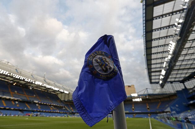 The Chelsea logo is pictured on a corner flag ahead of the English Premier League football match between Chelsea and Liverpool at Stamford Bridge in London on September 16, 2016. / AFP / Adrian DENNIS / RESTRICTED TO EDITORIAL USE. No use with unauthorized audio, video, data, fixture lists, club/league logos or 'live' services. Online in-match use limited to 75 images, no video emulation. No use in betting, games or single club/league/player publications.  /         (Photo credit should read ADRIAN DENNIS/AFP/Getty Images)