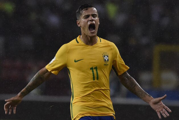 Brazil's Philippe Coutinho gestures during the Russia 2018 FIFA World Cup qualifier football match against Venezuela, in Merida, Venezuela, on October 11, 2016. / AFP / JUAN BARRETO        (Photo credit should read JUAN BARRETO/AFP/Getty Images)