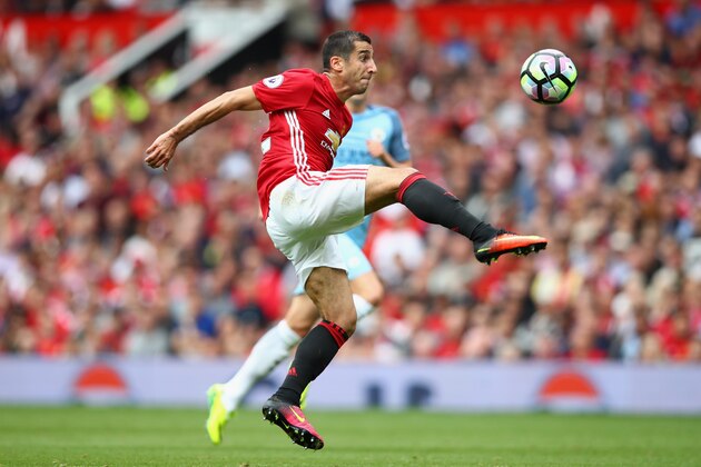 MANCHESTER, ENGLAND - SEPTEMBER 10: Henrikh Mkhitaryan of Manchester United controls the ball during the Premier League match between Manchester United and Manchester City at Old Trafford on September 10, 2016 in Manchester, England.  (Photo by Clive Brunskill/Getty Images)