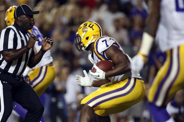 LSU running back Leonard Fournette (7) carries in the second half of an NCAA college football game  against Alabama in Baton Rouge, La., Saturday, Nov. 5, 2016. Alabama won 10-0. (AP Photo/Gerald Herbert)
