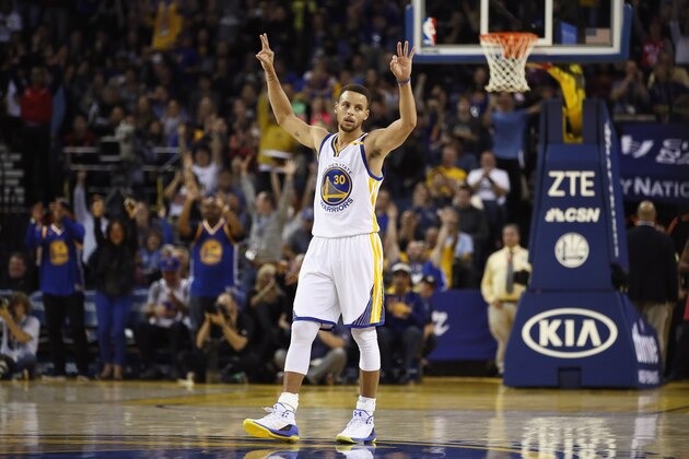 OAKLAND, CA - NOVEMBER 07:  Stephen Curry