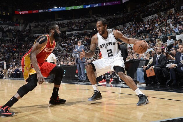 SAN ANTONIO, TX - APRIL 8:  Kawhi Leonard