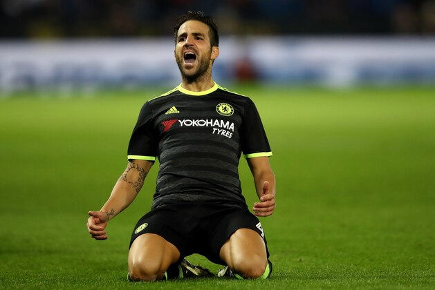 LEICESTER, ENGLAND - SEPTEMBER 20:  Cesc Fabregas of Chelsea celebrates scoring his sides fourth goal during the EFL Cup Third Round match between Leicester City and Chelsea at The King Power Stadium on September 20, 2016 in Leicester, England.  (Photo by Julian Finney/Getty Images)
