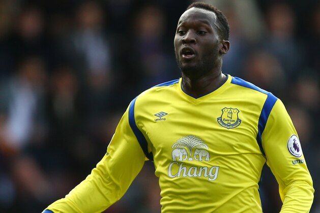 BURNLEY, ENGLAND - OCTOBER 22: Romelu Lukaku Everton during the Premier League match between Burnley and Everton at Turf Moor on October 22, 2016 in Burnley, England. (Photo by Dave Thompson/Getty Images)