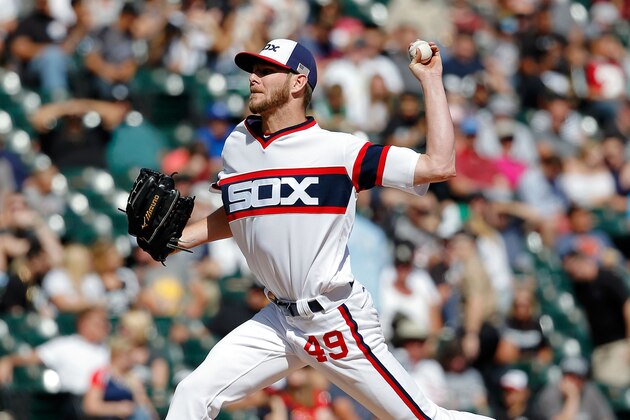 CHICAGO, IL - SEPTEMBER 11:  Chris Sale #49 of the Chicago White Sox pitches against the Kansas City Royals during the fourth inning at U.S. Cellular Field on September 11, 2016 in Chicago, Illinois.  (Photo by Jon Durr/Getty Images)