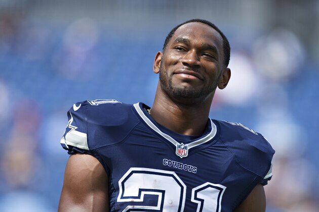 NASHVILLE, TN - SEPTEMBER 14:  Joseph Randle #21 of the Dallas Cowboys warms up before a game against the Tennessee Titans at LP Field on September 14, 2014 in Nashville, Tennessee.  The Cowboys defeated the Titans 26-10.  (Photo by Wesley Hitt/Getty Images)
