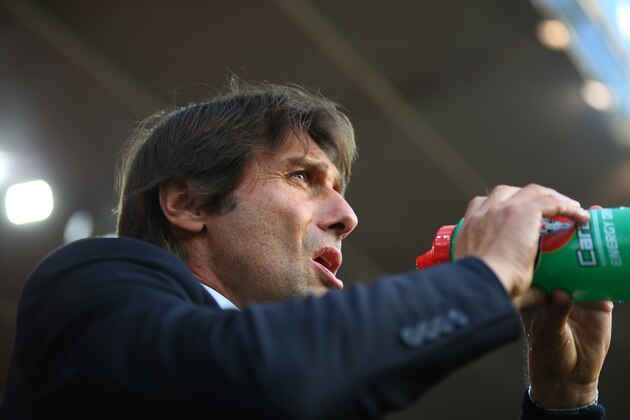 SOUTHAMPTON, ENGLAND - OCTOBER 30: Antonio Conte manager / head coach of Chelsea during the Premier League match between Southampton and Chelsea at St Mary's Stadium on October 30, 2016 in Southampton, England. (Photo by Catherine Ivill - AMA/Getty Images)