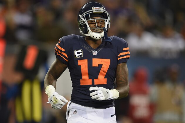 CHICAGO, IL - OCTOBER 31:  Alshon Jeffery #17 of the Chicago Bears reacts during the second half against the Minnesota Vikings at Soldier Field on October 31, 2016 in Chicago, Illinois.  (Photo by Stacy Revere/Getty Images)