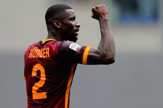 ROME, ITALY - MAY 08:  Antonio Rudiger of AS Roma celebrates after scoring the team's second goal during the Serie A match between AS Roma and AC Chievo Verona at Stadio Olimpico on May 8, 2016 in Rome, Italy.  (Photo by Paolo Bruno/Getty Images)