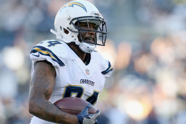 SAN DIEGO, CA - AUGUST 19:  Defensive back Brandon Flowers #24 of the San Diego Chargers returns his interception 25 yards for a touchdown in the first quarter against the Arizona Cardinals during preseason at Qualcomm Stadium on August 19, 2016 in San Diego, California.  (Photo by Stephen Dunn/Getty Images)