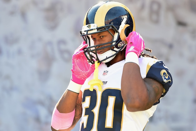 LOS ANGELES, CA - OCTOBER 09:  Todd Gurley #30 of the Los Angeles Rams prepares to take the field to play in the game against the Buffalo Bills at the Los Angeles Memorial Coliseum on October 9, 2016 in Los Angeles, California.  (Photo by Harry How/Getty Images)