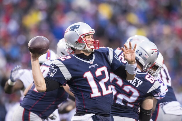 ORCHARD PARK, NY - OCTOBER 30:  Tom Brady #12 of the New England Patriots passes the ball during the second half against the Buffalo Bills on October 30, 2016 at New Era Field in Orchard Park, New York. New England defeats Buffalo 41-25.  (Photo by Brett Carlsen/Getty Images)