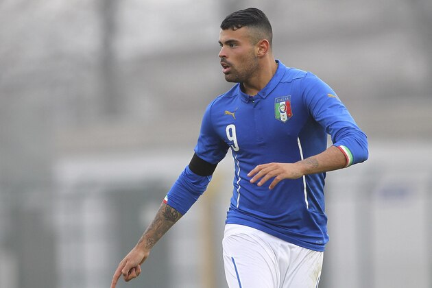 MEDA, ITALY - NOVEMBER 17:  Andrea Petagna of Italy looks on during the match between Italy U20 and Switzerland U20 at Stadio Citta' di Meda on November 17, 2015 in Meda, Italy.  (Photo by Marco Luzzani/Getty Images)