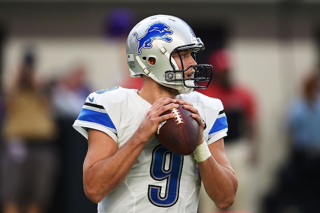 MINNEAPOLIS, MN - NOVEMBER 06:  Matthew Stafford #9 of the Detroit Lions drops back to pass during a game against the Minnesota Vikings at U.S. Bank Stadium on November 6, 2016 in Minneapolis, Minnesota.  The Lions defeated the Vikings 22-16 in overtime.  (Photo by Stacy Revere/Getty Images)