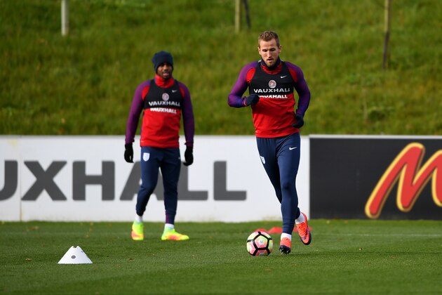 BURTON-UPON-TRENT, ENGLAND - NOVEMBER 10:  Harry Kane and Danny Rose of England in action during a training session ahead of the FIFA 2018 World Cup qualifying group F match against Scotland at St George's Park on November 10, 2016 in Burton-upon-Trent, England.  (Photo by Laurence Griffiths/Getty Images)