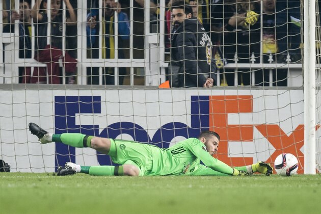 goalkeeper David de Gea of Manchester United FCuring the UEFA Europa Leaguegroup A match between Fenerbahce and Manchester United on November 3, 2016 at the Sukru Saracoglu stadium in Istanbul, Turkey(Photo by VI Images via Getty Images)