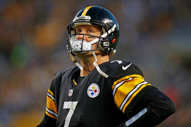 PITTSBURGH, PA - NOVEMBER 13:  Ben Roethlisberger #7 of the Pittsburgh Steelers looks on from the sidelines in the second quarter during the game against the Dallas Cowboys at Heinz Field on November 13, 2016 in Pittsburgh, Pennsylvania. (Photo by Justin K. Aller/Getty Images)