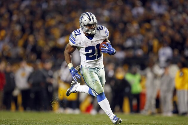 PITTSBURGH, PA - NOVEMEBER 13:  Ezekiel Elliott #21 of the Dallas Cowboys in action against the Pittsburgh Steelers on November 13, 2016 at Heinz Field in Pittsburgh, Pennsylvania.  (Photo by Justin K. Aller/Getty Images)