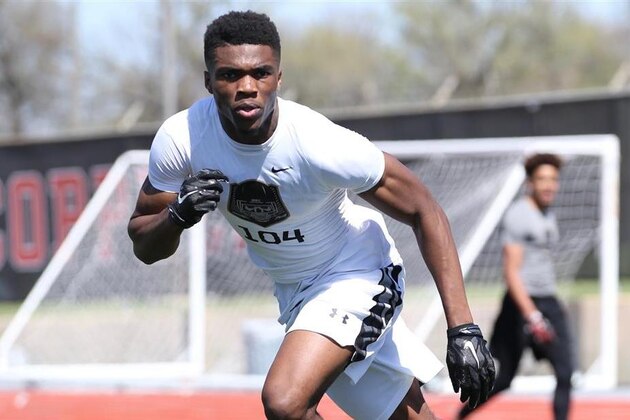 With his high school season now concluded, 5-star cornerback Jeffrey Okudah is fully focused on finalizing his recruiting process. He's taking an official visit to Ohio State the weekend of Nov. 26, when the Buckeyes face Michigan.