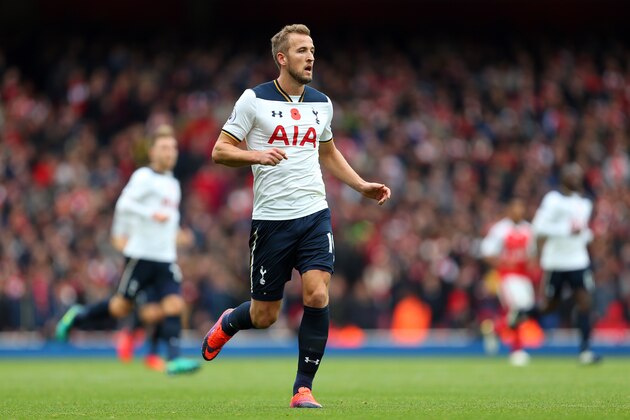 LONDON, ENGLAND - NOVEMBER 06: Harry Kane of Tottenham Hotspur during the Premier League match between Arsenal and Tottenham Hotspur at Emirates Stadium on November 6, 2016 in London, England. (Photo by Catherine Ivill - AMA/Getty Images)