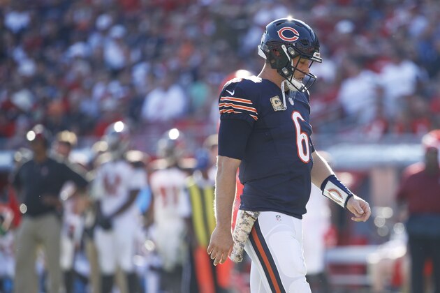 TAMPA, FL - NOVEMBER 13: Jay Cutler #6 of the Chicago Bears reacts as he walks off the field against the Tampa Bay Buccaneers in the second half of the game at Raymond James Stadium on November 13, 2016 in Tampa, Florida. The Bucs defeated the Bears 36-10. (Photo by Joe Robbins/Getty Images)