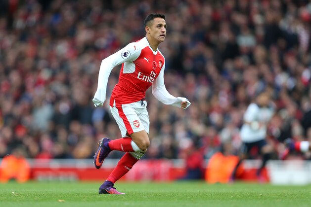 LONDON, ENGLAND - NOVEMBER 06: Alexis Sanchez of Arsenal during the Premier League match between Arsenal and Tottenham Hotspur at Emirates Stadium on November 6, 2016 in London, England. (Photo by Catherine Ivill - AMA/Getty Images)