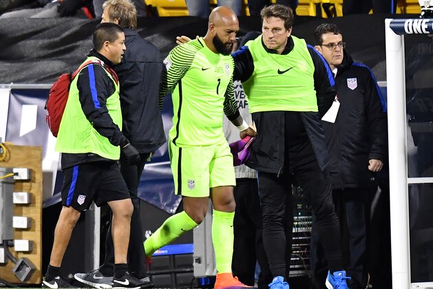 COLUMBUS, OH - NOVEMBER 11: Tim Howard #1 of the United States is helped off of the field after being injured in the first half against Mexico during the FIFA 2018 World Cup Qualifier at MAPFRE Stadium on November 11, 2016 in Columbus, Ohio. (Photo by Jamie Sabau/Getty Images)