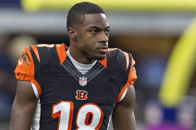 ARLINGTON, TX - OCTOBER 09: A.J. Green #18 of the Cincinnati Bengals warming up before a game against the Dallas Cowboys at AT&T Stadium on October 9, 2016 in Arlington, Texas. The Cowboys defeated the Bengals 28-14.  (Photo by Wesley Hitt/Getty Images)