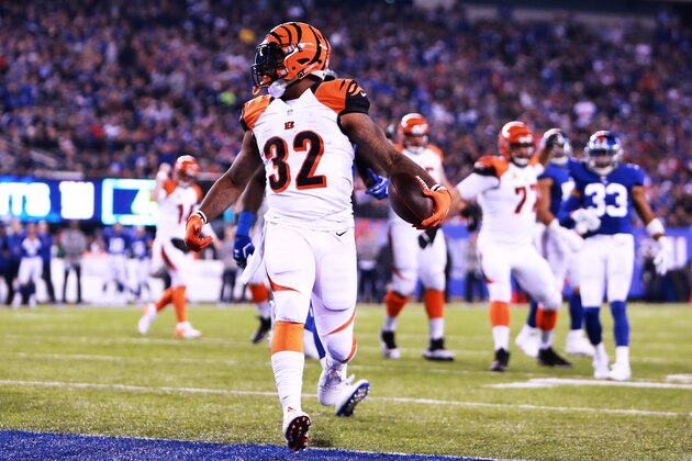 EAST RUTHERFORD, NJ - NOVEMBER 14:  Jeremy Hill #32 of the Cincinnati Bengals scores a 9 yard touchdown against the New York Giants during the third quarter of the game at MetLife Stadium on November 14, 2016 in East Rutherford, New Jersey.  (Photo by Michael Reaves/Getty Images)
