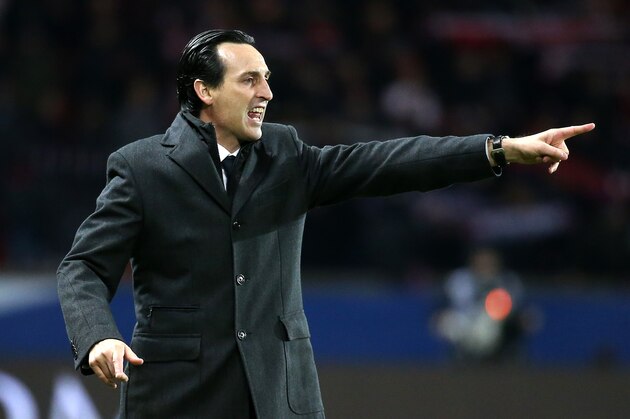 PARIS, FRANCE - NOVEMBER 6: Coach of PSG Unai Emery gestures during the French Ligue 1 match between Paris Saint-Germain (PSG) and Stade Rennais FC (Rennes) at Parc des Princes stadium on November 6, 2016 in Paris, France. (Photo by Jean Catuffe/Getty Images )