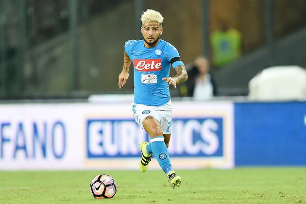 NAPLES, ITALY - SEPTEMBER 17:  Lorenzo Insigne of Napoli in action  during the Serie A match between SSC Napoli and Bologna FC at Stadio San Paolo on September 17, 2016 in Naples, Italy.  (Photo by Francesco Pecoraro/Getty Images)