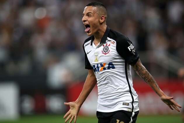 SAO PAULO, BRAZIL - APRIL 20:  Guilherme Arana of Corinthians celebrates scoring the fourth goal during a match between Corinthians and Cobresal as part of Group 8 of Copa Bridgestone Libertadores at Arena Corinthians on April 20, 2016 in Sao Paulo, Brazil.  (Photo by Friedemann Vogel/Getty Images)