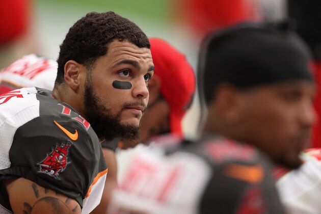 GLENDALE, AZ - SEPTEMBER 18:  Wide receiver Mike Evans #13 of the Tampa Bay Buccaneers watches from the sidelines during the NFL game against the Arizona Cardinals at the University of Phoenix Stadium on September 18, 2016 in Glendale, Arizona.  (Photo by Christian Petersen/Getty Images)
