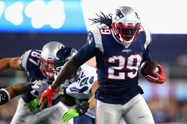 FOXBORO, MA - NOVEMBER 13:  LeGarrette Blount #29 of the New England Patriots carries the ball during the second quarter of a game against the Seattle Seahawks at Gillette Stadium on November 13, 2016 in Foxboro, Massachusetts.  (Photo by Adam Glanzman/Getty Images)