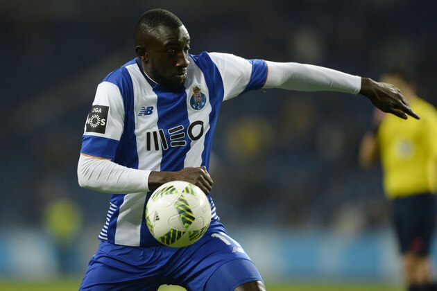 Porto's Malian forward Moussa Marega controls the ball during the Portuguese league football match FC Porto vs Uniao da Madeira at the Dragao stadium in Porto on March 12, 2016. / AFP / MIGUEL RIOPA        (Photo credit should read MIGUEL RIOPA/AFP/Getty Images)
