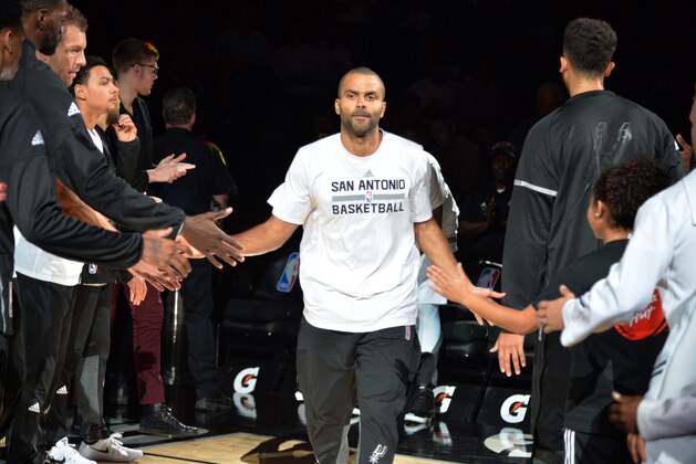SAN ANTONIO, TX - NOVEMBER 1:  Tony Parker #9 of the San Antonio Spurs gets introduced before the game against the Utah Jazz on November 1, 2016 at the AT&T Center in San Antonio, Texas. NOTE TO USER: User expressly acknowledges and agrees that, by downloading and or using this photograph, user is consenting to the terms and conditions of the Getty Images License Agreement. Mandatory Copyright Notice: Copyright 2016 NBAE (Photos by Mark Sobhani/NBAE via Getty Images)