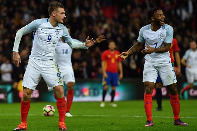 LONDON, ENGLAND - NOVEMBER 15:  Jamie Vardy of England (9) celebrates as he scores their second goal during the international friendly match between England and Spain at Wembley Stadium on November 15, 2016 in London, England.  (Photo by Mike Hewitt/Getty Images)