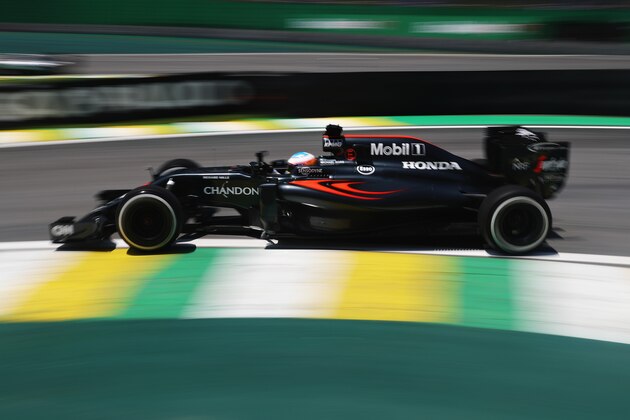 SAO PAULO, BRAZIL - NOVEMBER 11:  Fernando Alonso of Spain driving the (14) McLaren Honda Formula 1 Team McLaren MP4-31 Honda RA616H Hybrid turbo on track during practice for the Formula One Grand Prix of Brazil at Autodromo Jose Carlos Pace on November 11, 2016 in Sao Paulo, Brazil.  (Photo by Mark Thompson/Getty Images)