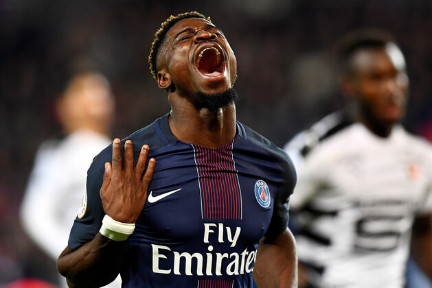 TOPSHOT - Paris Saint-Germain's Ivorian defender Serge Aurier reacts during the French L1 football match between Paris Saint-Germain and Rennes at the Parc des Princes stadium in Paris on November 6, 2016. / AFP / FRANCK FIFE        (Photo credit should read FRANCK FIFE/AFP/Getty Images)