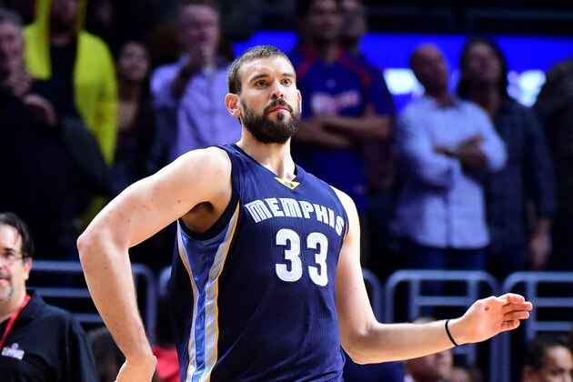 LOS ANGELES, CA - NOVEMBER 16:  Marc Gasol #33 of the Memphis Grizzlies celebrates his three point basket for a lead over the LA Clippers during the final seconds of the fourth quarter at Staples Center on November 16, 2016 in Los Angeles, California.  The Grizzlies won 111-107.   NOTE TO USER: User expressly acknowledges and agrees that, by downloading and or using this photograph, User is consenting to the terms and conditions of the Getty Images License Agreement.  (Photo by Harry How/Getty Images)