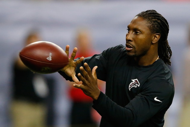 ATLANTA, GA - SEPTEMBER 03:  Roddy White #84 of the Atlanta Falcons warms up prior to facing the Baltimore Ravens at Georgia Dome on September 3, 2015 in Atlanta, Georgia.  (Photo by Kevin C. Cox/Getty Images)