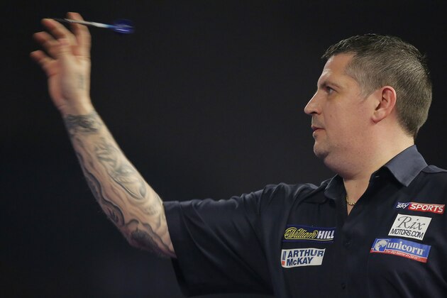 Gary Anderson during the Gary Anderson v Adrian Lewis PDC World Darts Championship Final on January 3rd 2016 in London (Photo by Tom Jenkins/Getty Images)