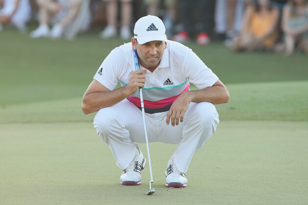 DUBAI, UNITED ARAB EMIRATES - NOVEMBER 18:  Sergio Garcia of Spain lines up a putt on the 18th hole during the second round of the DP World Tour Championship on the Earth Course at Jumeirah Golf Estates on November 18, 2016 in Dubai, United Arab Emirates.  (Photo by Andrew Redington/Getty Images)